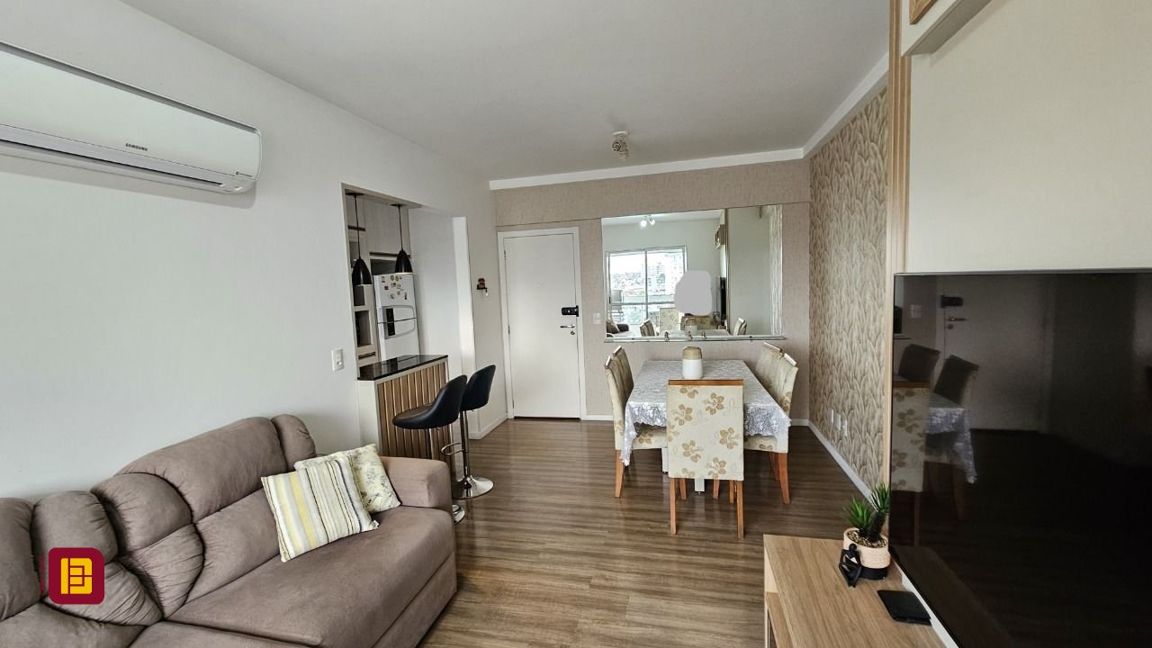 Apartamento com 67m², 2 quartos (sendo 1 suíte), 1 garagem, no bairro Areias em São José