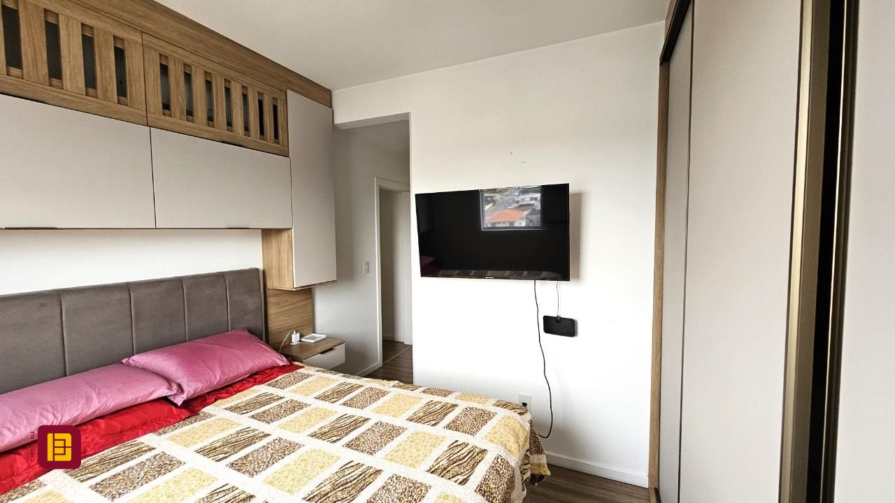 Apartamento com 67m², 2 quartos (sendo 1 suíte), 1 garagem, no bairro Areias em São José