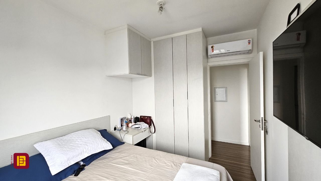 Apartamento com 67m², 2 quartos (sendo 1 suíte), 1 garagem, no bairro Areias em São José