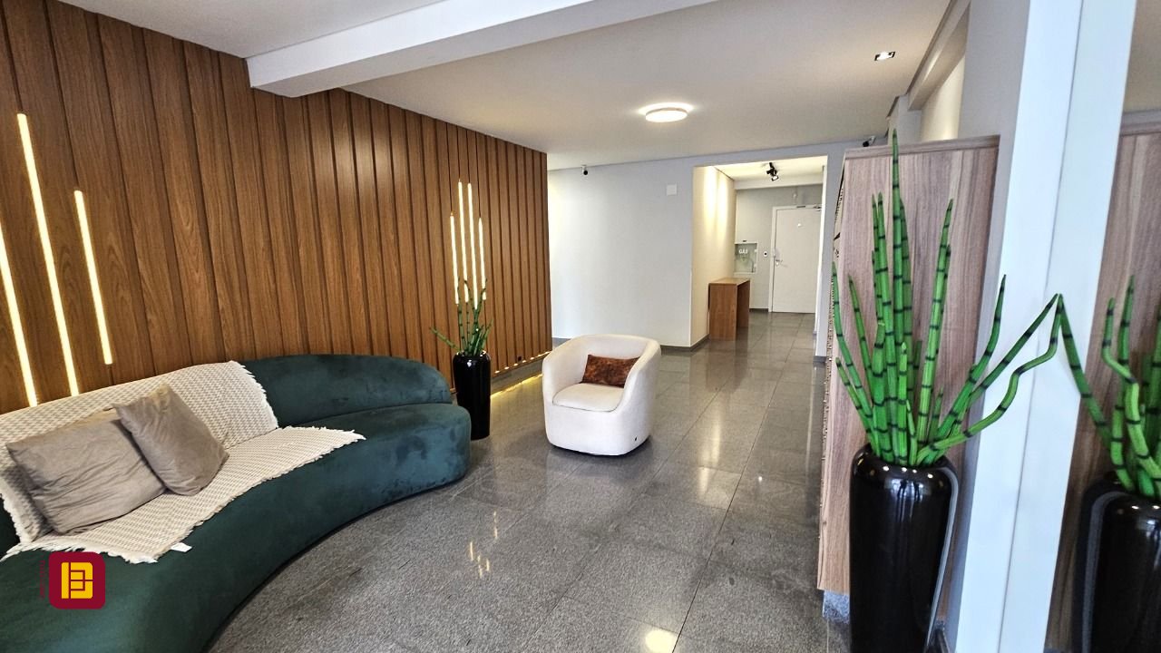 Apartamento com 67m², 2 quartos (sendo 1 suíte), 1 garagem, no bairro Areias em São José