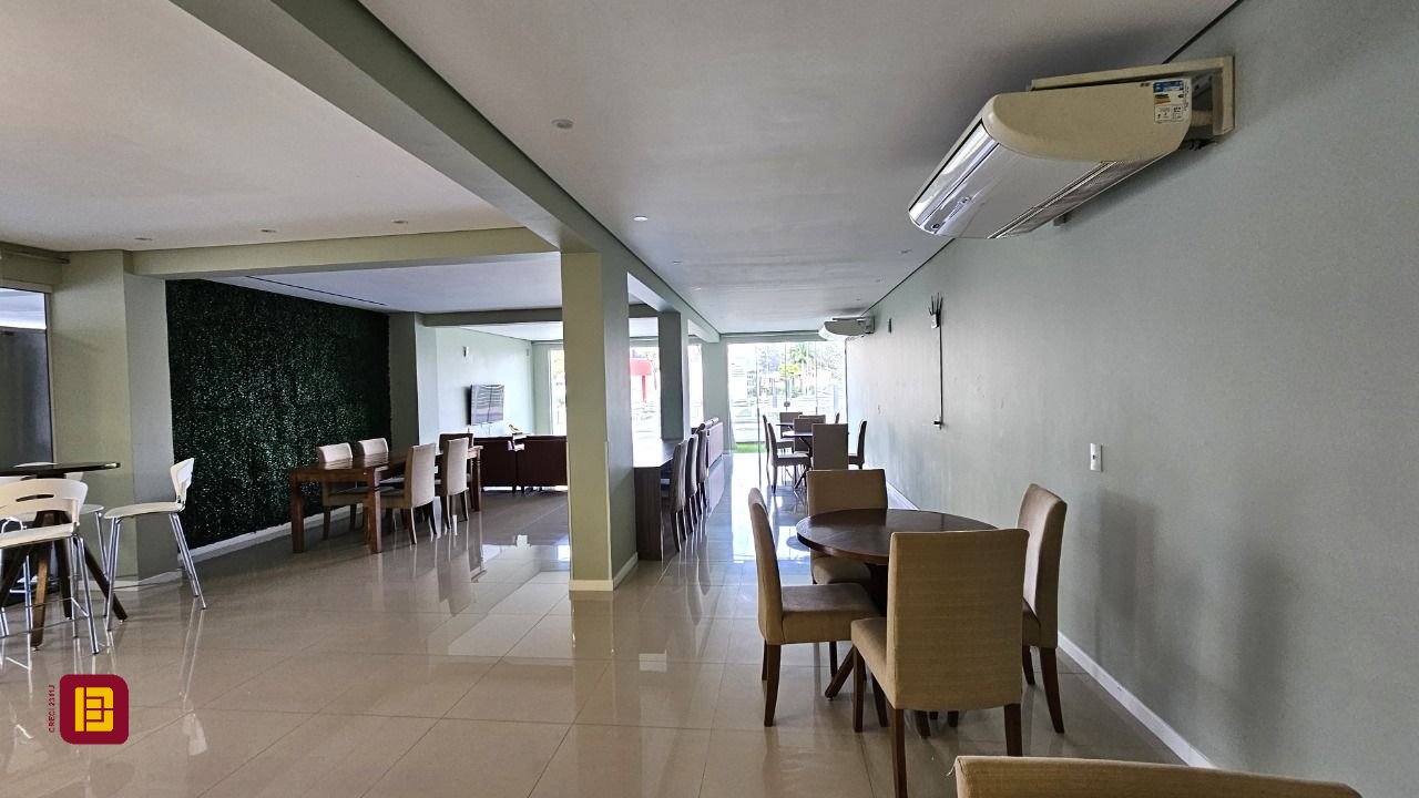 Apartamento com 67m², 2 quartos (sendo 1 suíte), 1 garagem, no bairro Areias em São José