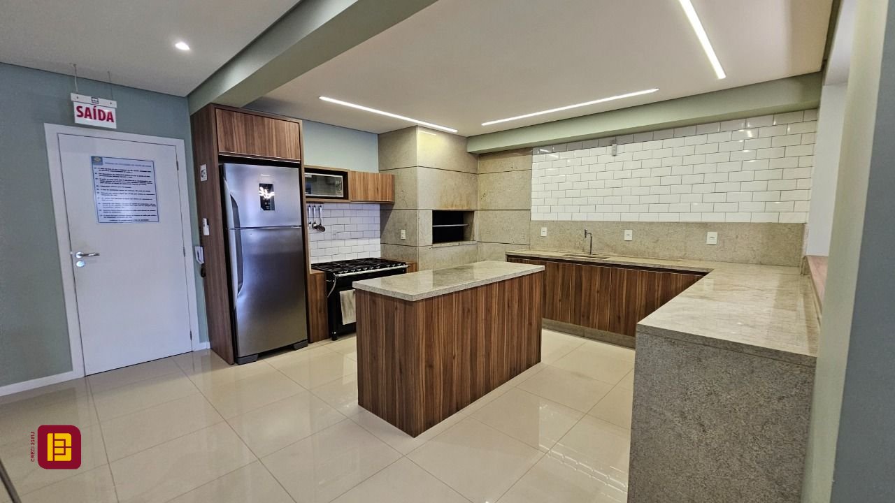 Apartamento com 67m², 2 quartos (sendo 1 suíte), 1 garagem, no bairro Areias em São José