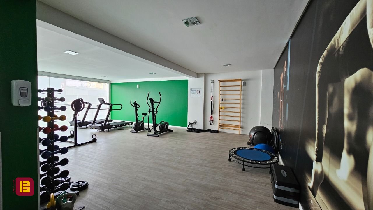 Apartamento com 67m², 2 quartos (sendo 1 suíte), 1 garagem, no bairro Areias em São José