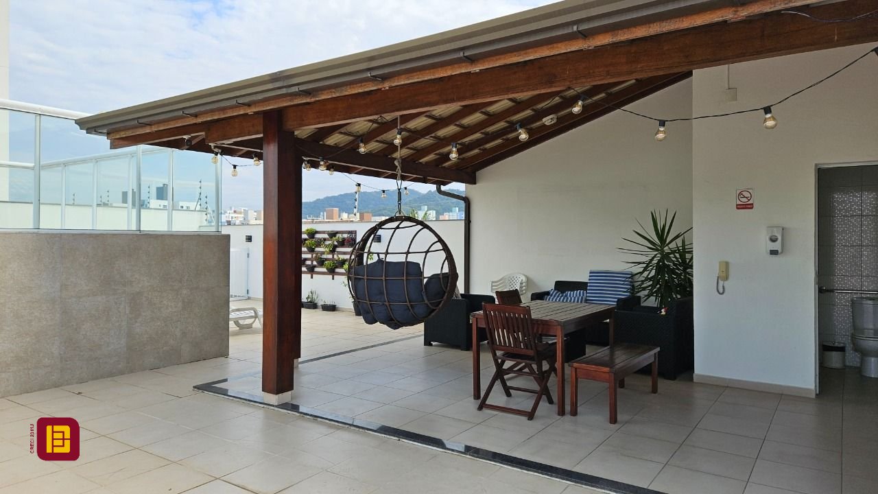 Apartamento com 67m², 2 quartos (sendo 1 suíte), 1 garagem, no bairro Areias em São José