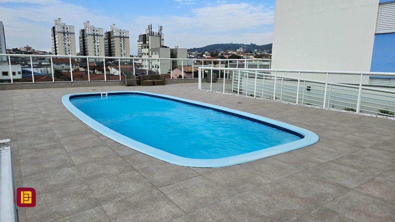 Apartamento com 67m², 2 quartos (sendo 1 suíte), 1 garagem, no bairro Areias em São José