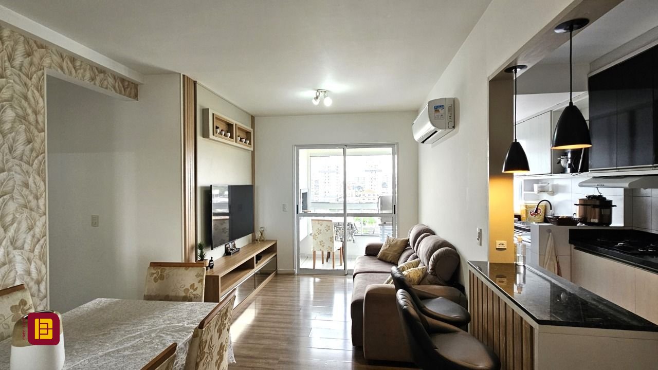 Apartamento com 67m², 2 quartos (sendo 1 suíte), 1 garagem, no bairro Areias em São José