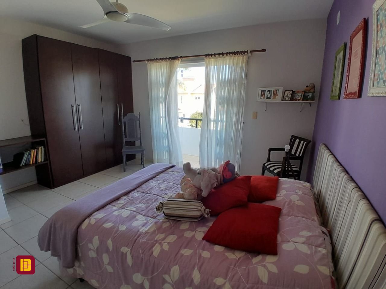 Casa de Condomínio com 267m², 9 quartos (sendo 4 suítes), no bairro Cachoeira do Bom Jesus em Florianópolis