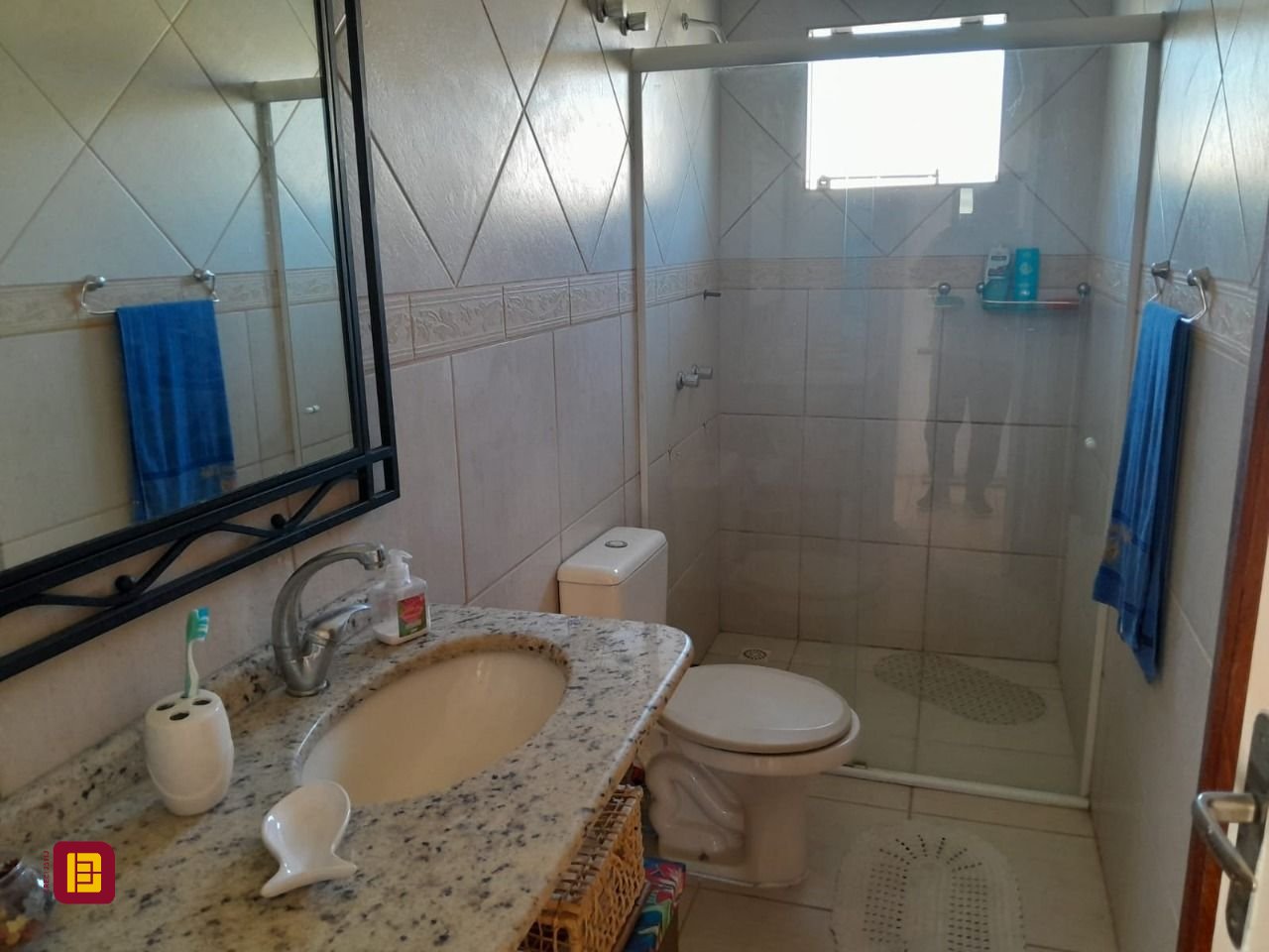 Casa de Condomínio com 267m², 9 quartos (sendo 4 suítes), no bairro Cachoeira do Bom Jesus em Florianópolis