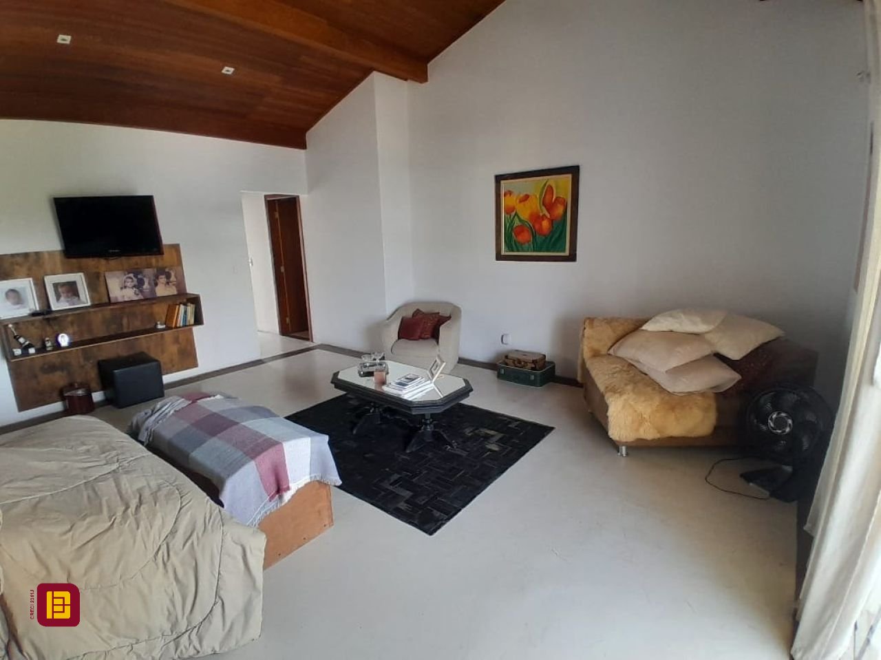 Casa de Condomínio com 267m², 9 quartos (sendo 4 suítes), no bairro Cachoeira do Bom Jesus em Florianópolis