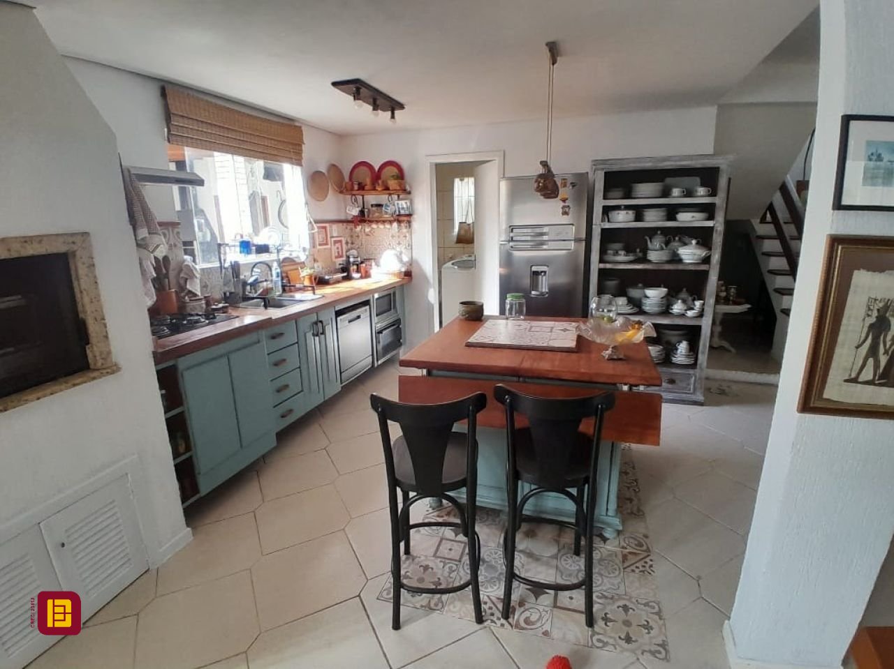 Casa de Condomínio com 267m², 9 quartos (sendo 4 suítes), no bairro Cachoeira do Bom Jesus em Florianópolis