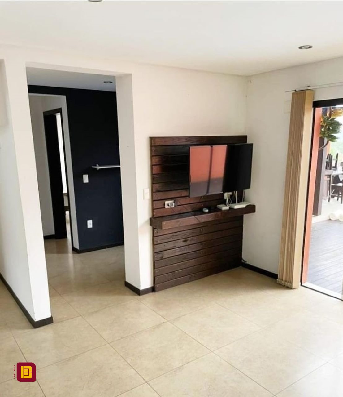 Casa com 290m², 3 quartos (sendo 3 suítes), 5 garagens, no bairro Ratones em Florianópolis