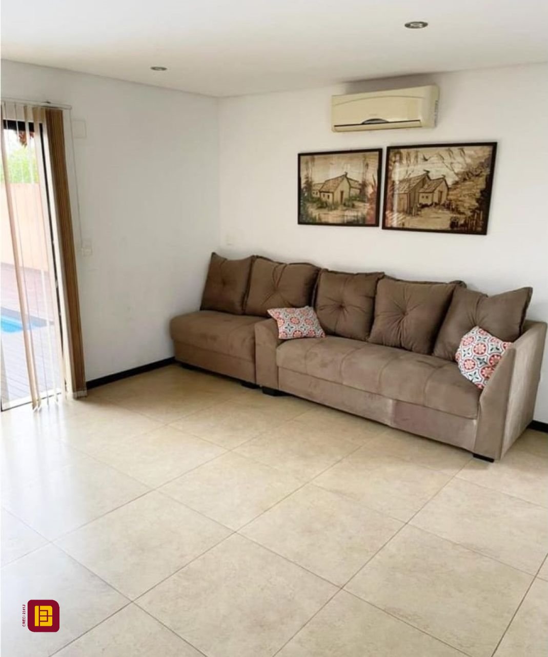 Casa com 290m², 3 quartos (sendo 3 suítes), 5 garagens, no bairro Ratones em Florianópolis