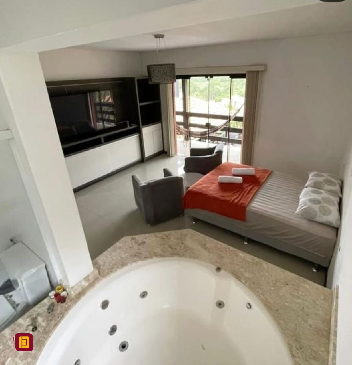 Casa com 290m², 3 quartos (sendo 3 suítes), 5 garagens, no bairro Ratones em Florianópolis