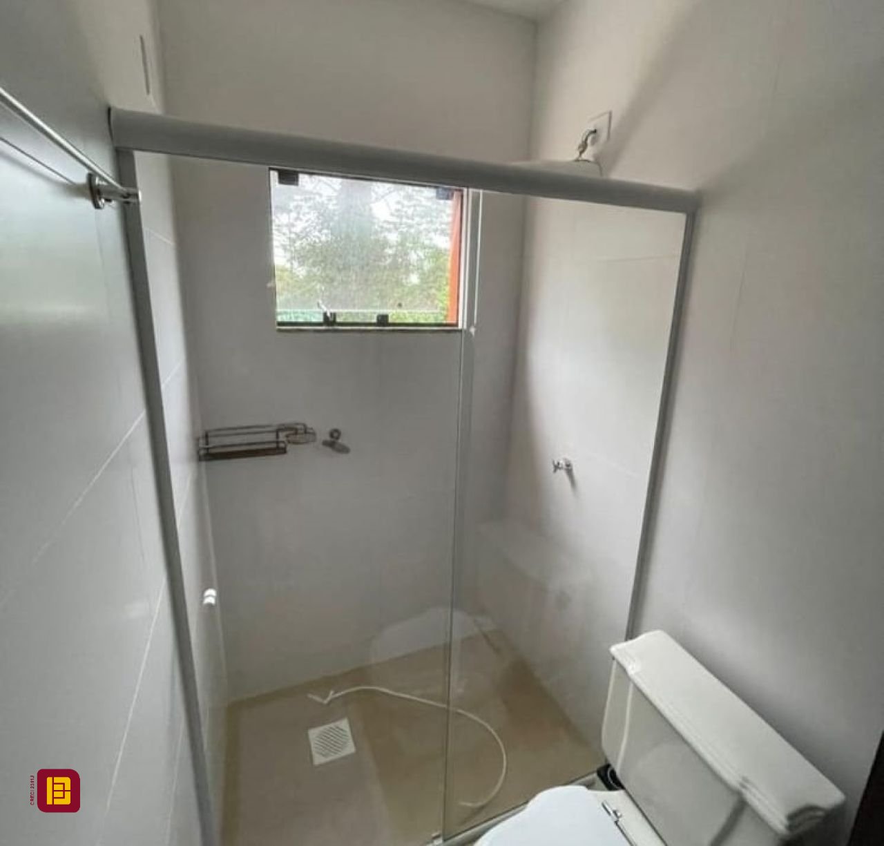 Casa com 290m², 3 quartos (sendo 3 suítes), 5 garagens, no bairro Ratones em Florianópolis