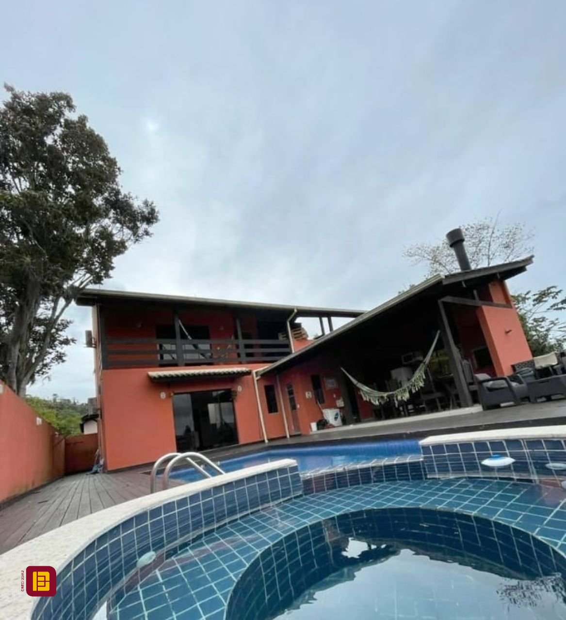 Casa com 290m², 3 quartos (sendo 3 suítes), 5 garagens, no bairro Ratones em Florianópolis