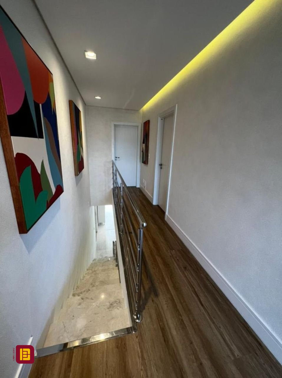Cobertura com 240m², 3 quartos (sendo 3 suítes), 3 garagens, no bairro Centro em Biguaçu