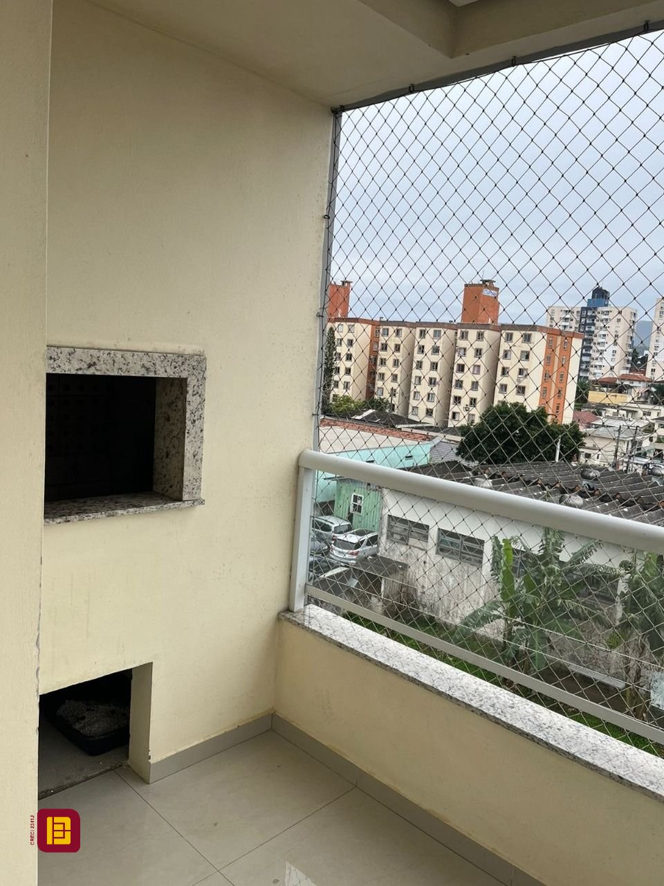 Apartamento com 65m², 2 quartos (sendo 1 suíte), 1 garagem, no bairro Ipiranga em São José