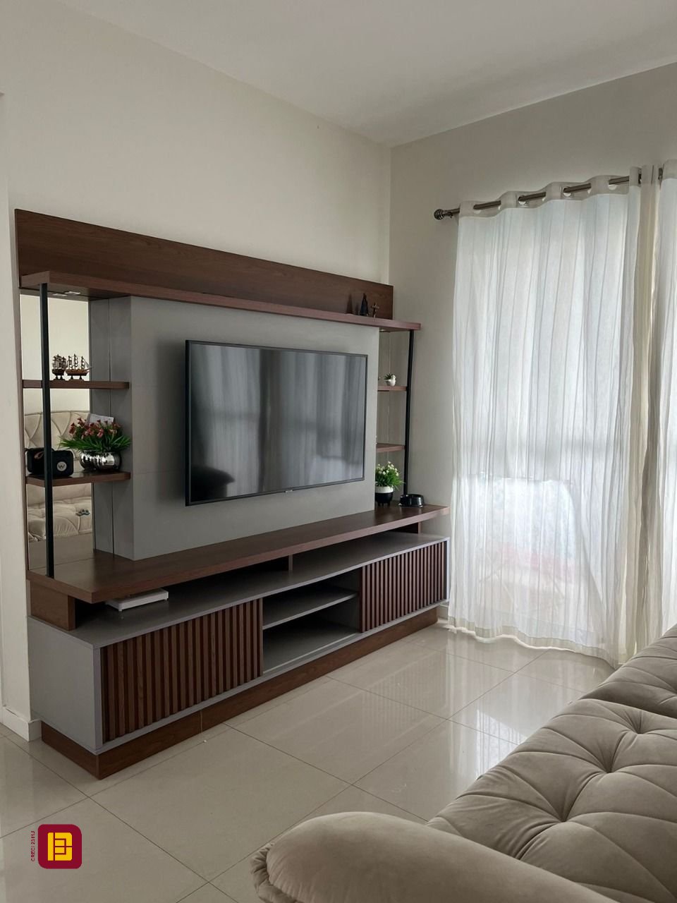 Apartamento com 65m², 2 quartos (sendo 1 suíte), 1 garagem, no bairro Ipiranga em São José