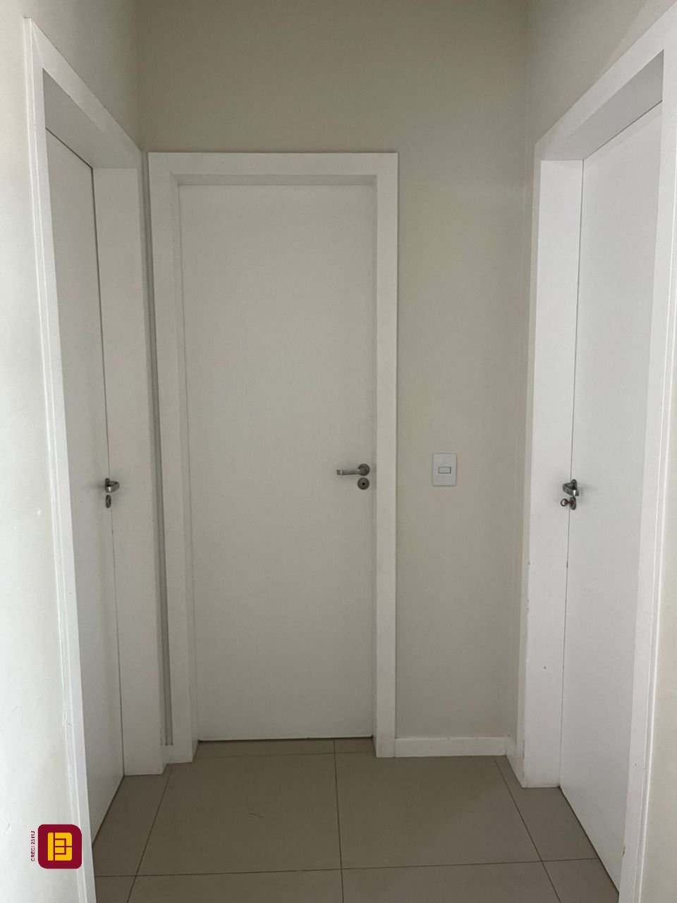 Apartamento com 65m², 2 quartos (sendo 1 suíte), 1 garagem, no bairro Ipiranga em São José