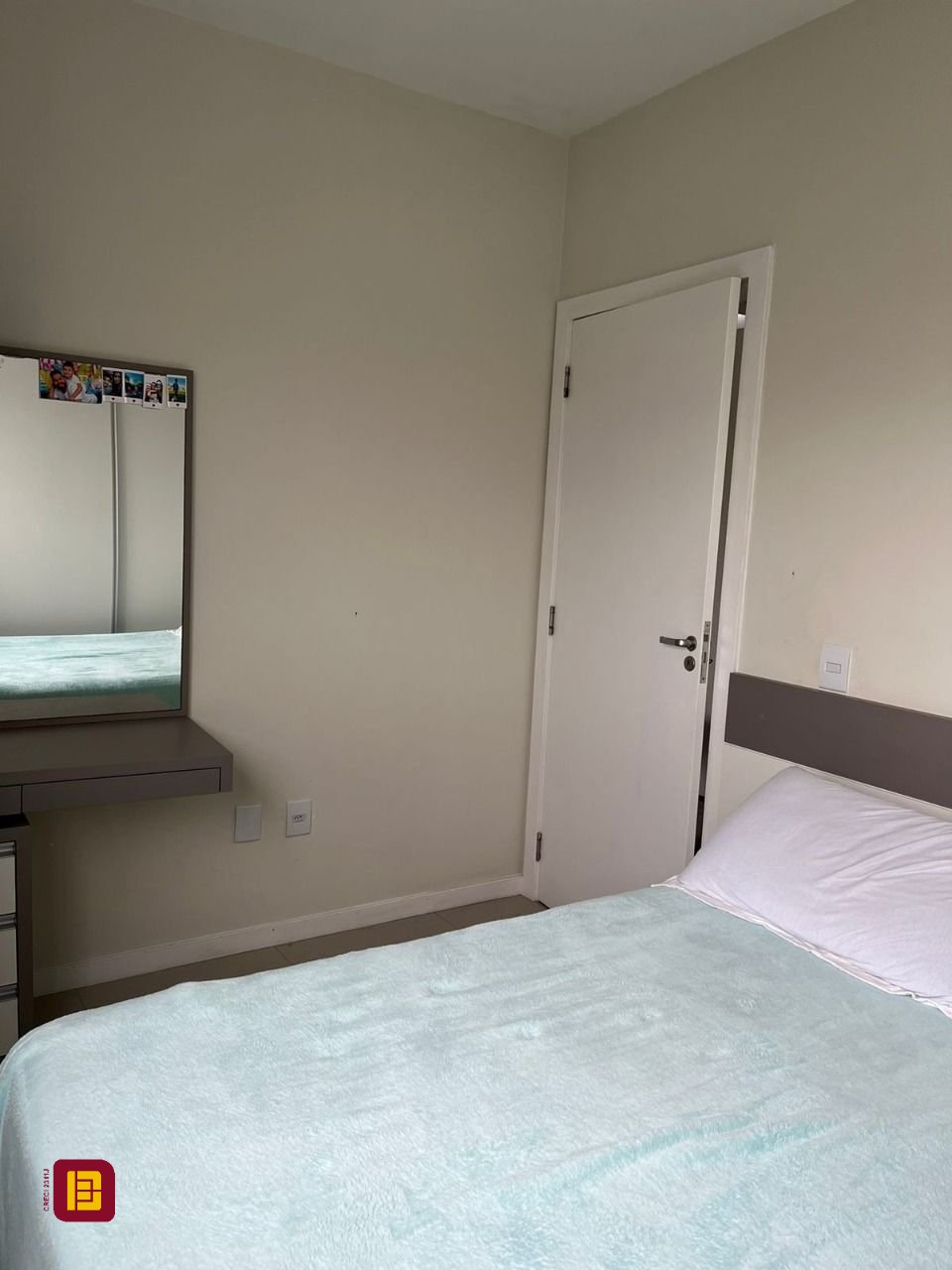 Apartamento com 65m², 2 quartos (sendo 1 suíte), 1 garagem, no bairro Ipiranga em São José