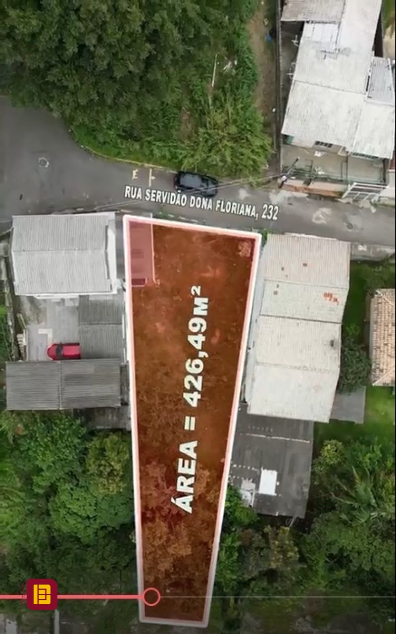 Terreno com 426m², no bairro Estreito em Florianópolis