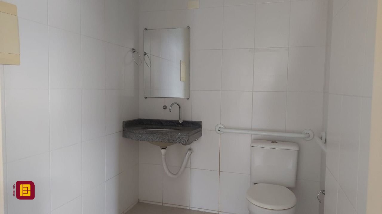 Sala com 76m², 1 garagem, no bairro Centro em Florianópolis