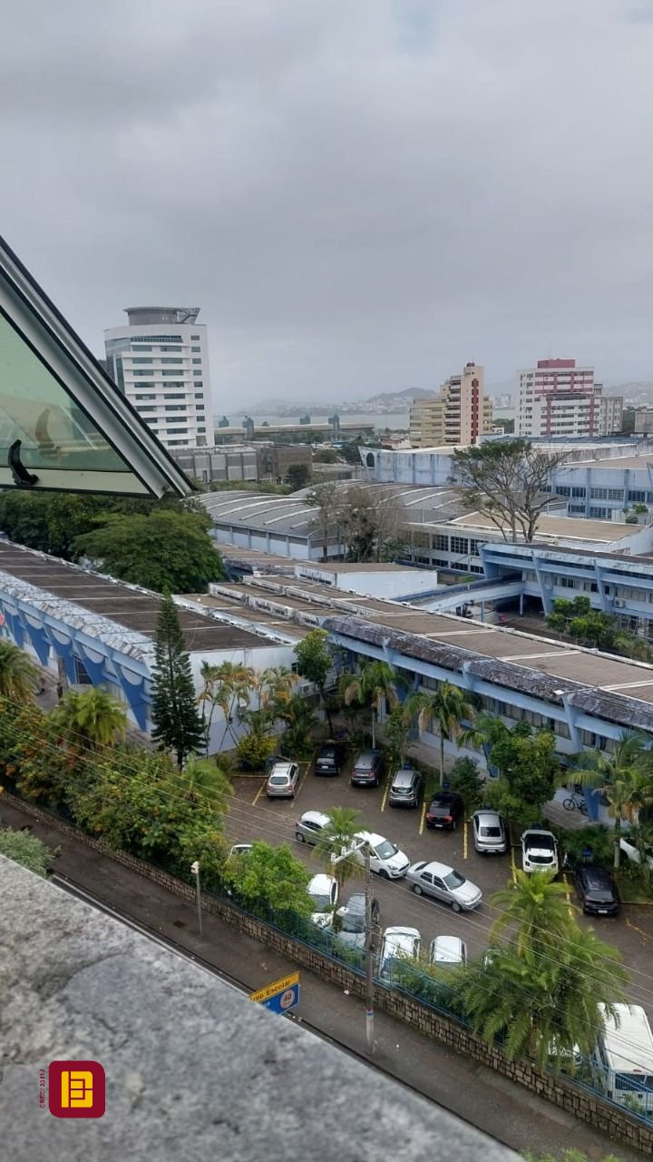 Sala com 76m², 1 garagem, no bairro Centro em Florianópolis