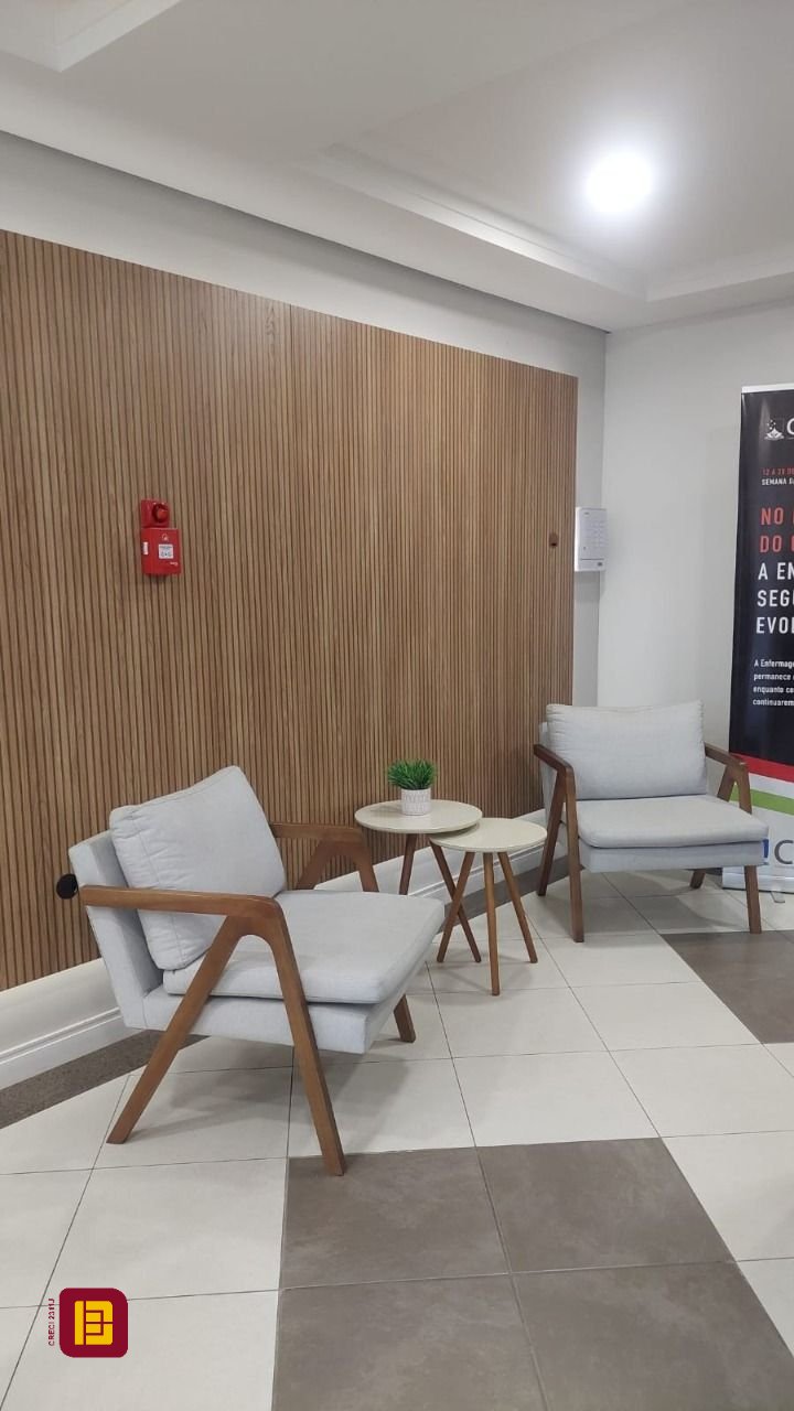 Sala com 76m², 1 garagem, no bairro Centro em Florianópolis