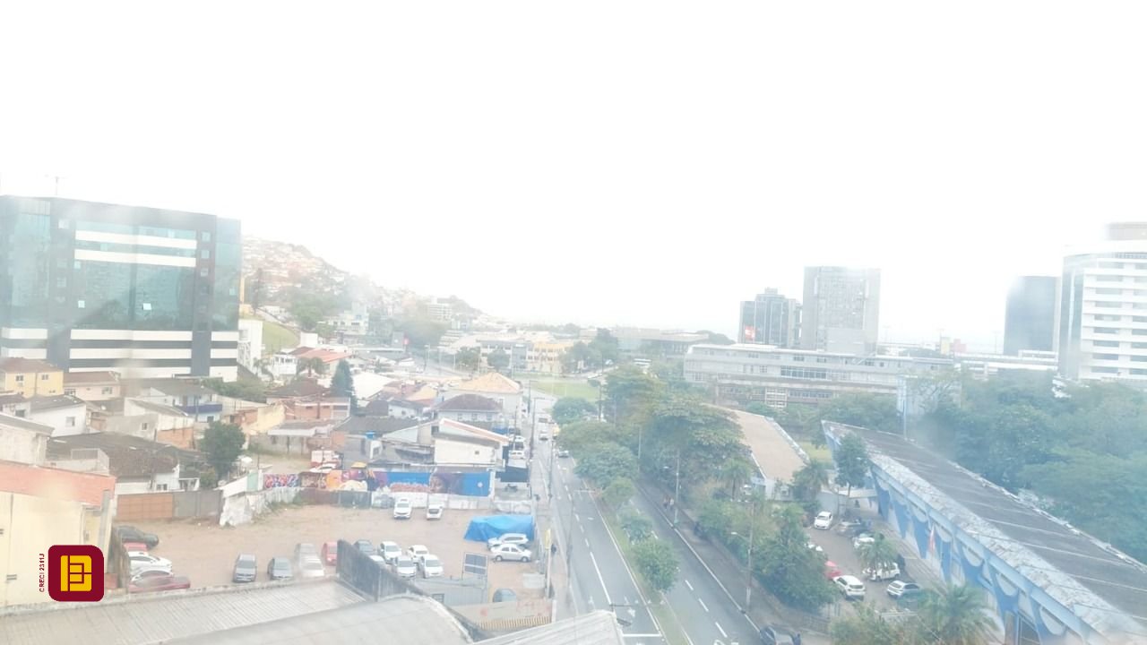 Sala com 76m², 1 garagem, no bairro Centro em Florianópolis