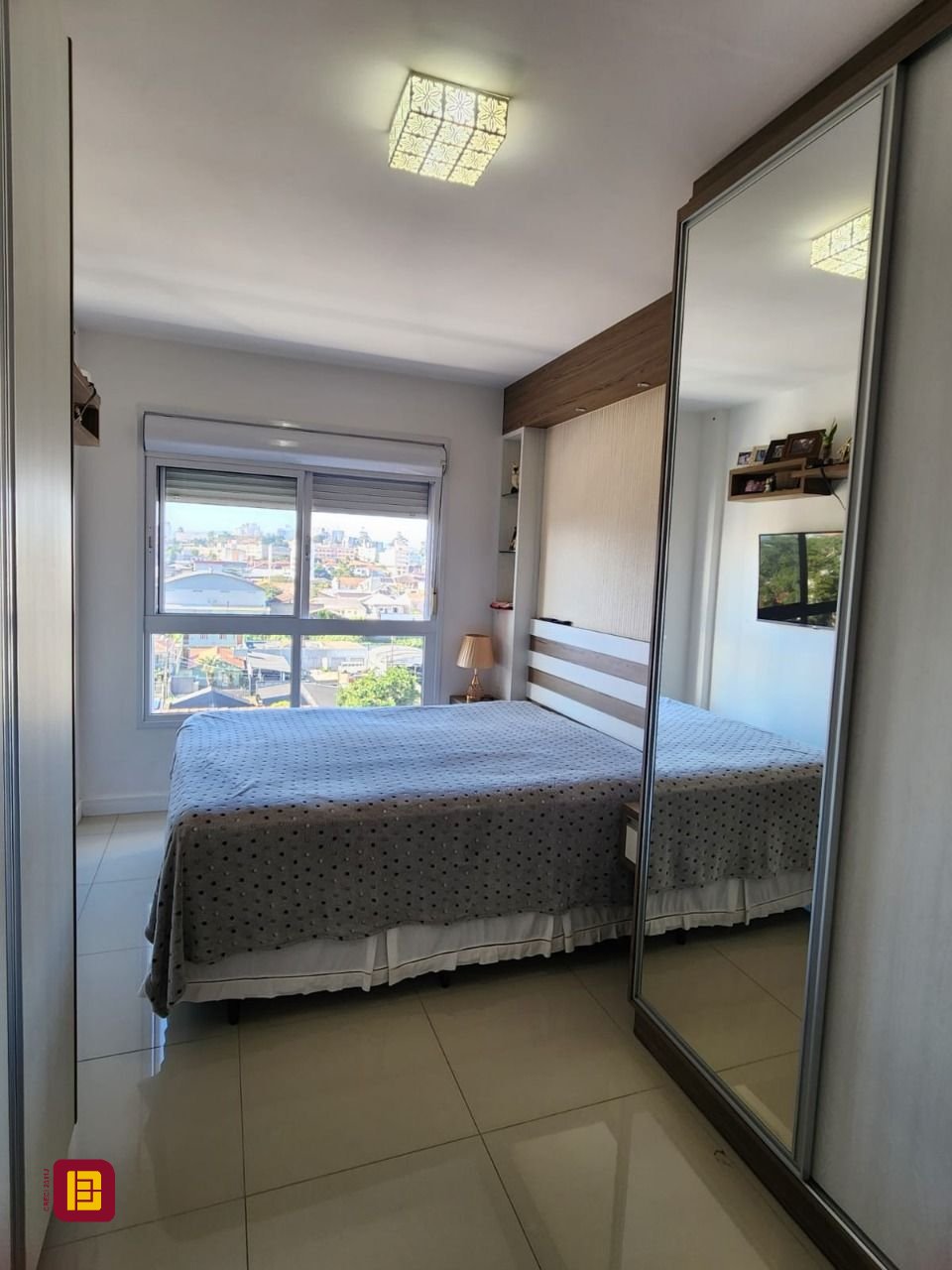 Apartamento com 92m², 3 quartos (sendo 1 suíte), 1 garagem, no bairro Barreiros em São José