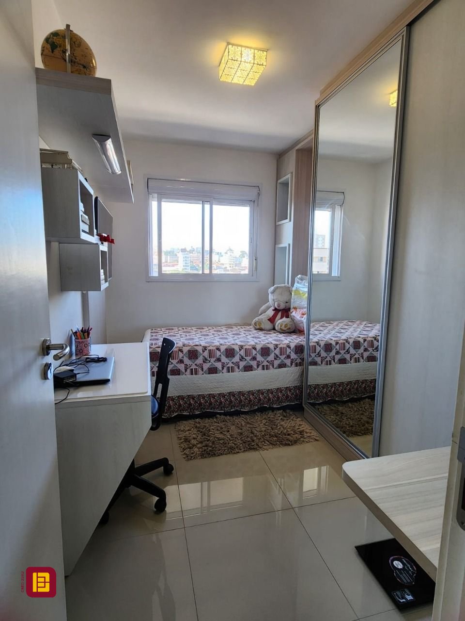 Apartamento com 92m², 3 quartos (sendo 1 suíte), 1 garagem, no bairro Barreiros em São José