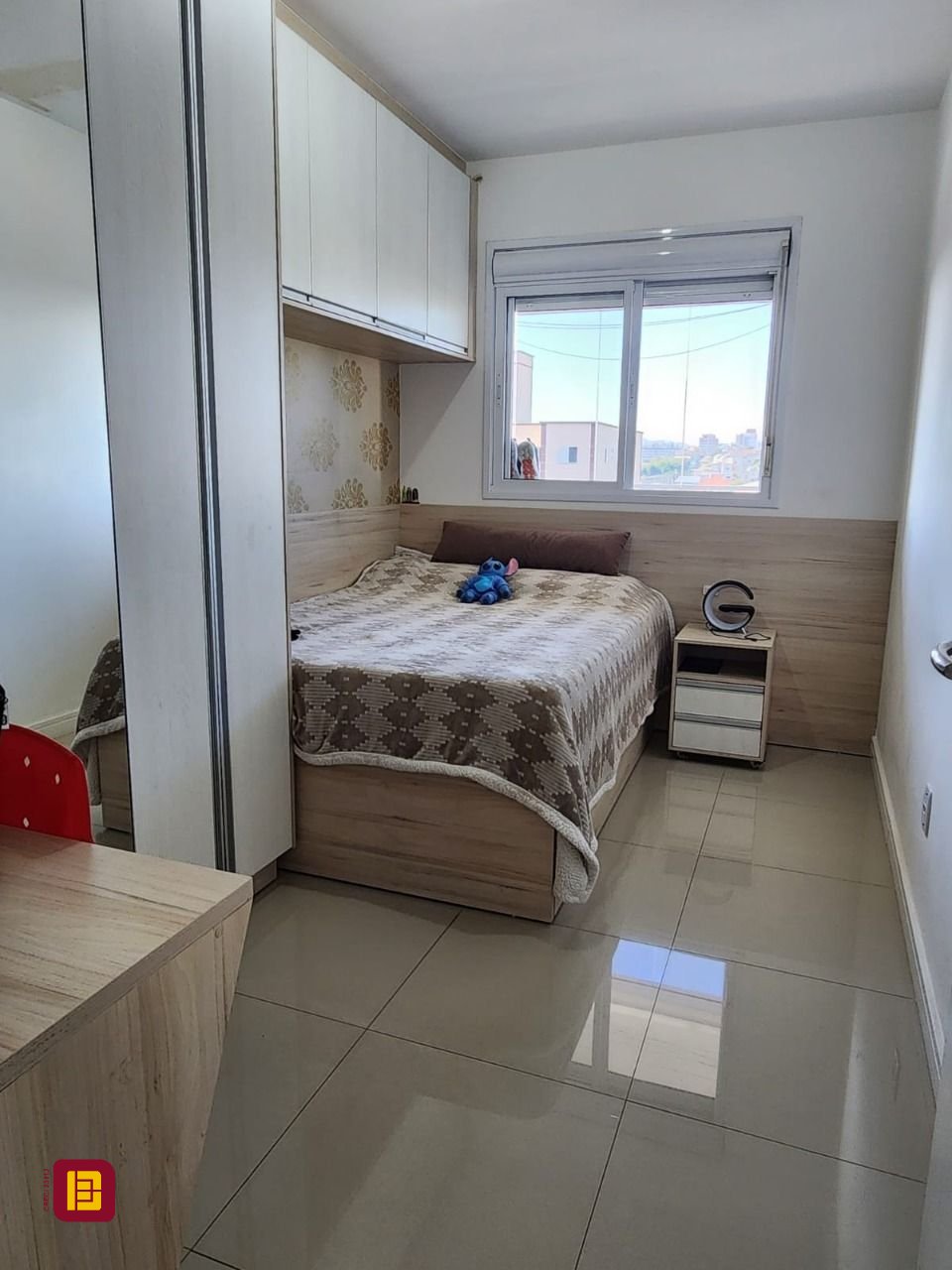 Apartamento com 92m², 3 quartos (sendo 1 suíte), 1 garagem, no bairro Barreiros em São José