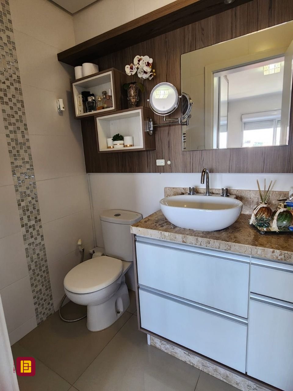 Apartamento com 92m², 3 quartos (sendo 1 suíte), 1 garagem, no bairro Barreiros em São José