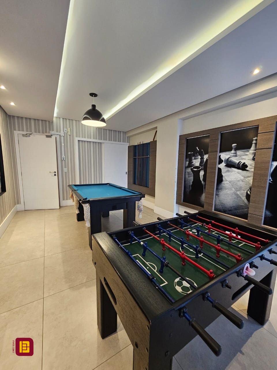 Apartamento com 92m², 3 quartos (sendo 1 suíte), 1 garagem, no bairro Barreiros em São José