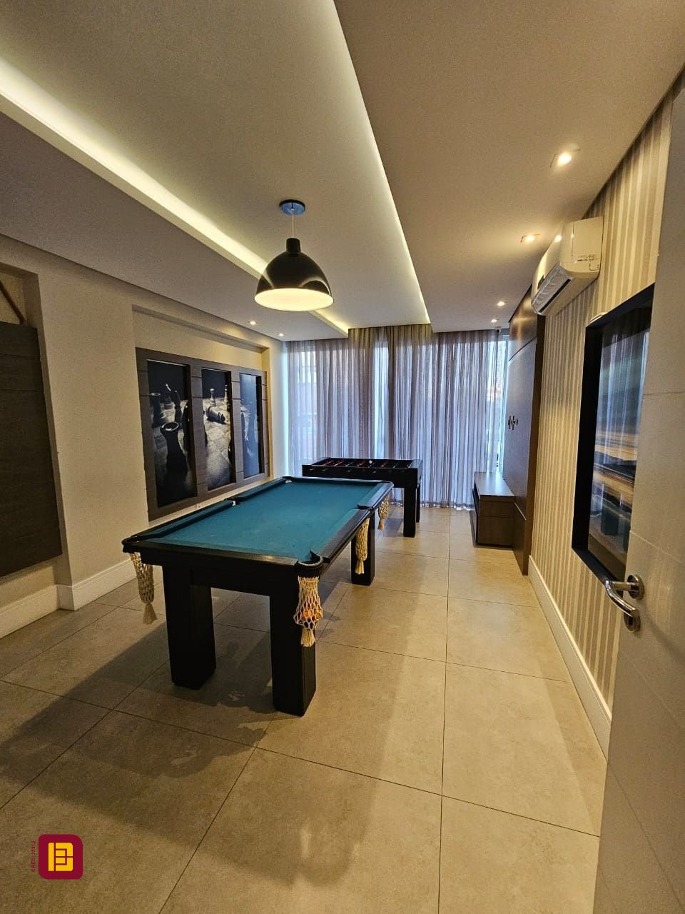 Apartamento com 92m², 3 quartos (sendo 1 suíte), 1 garagem, no bairro Barreiros em São José
