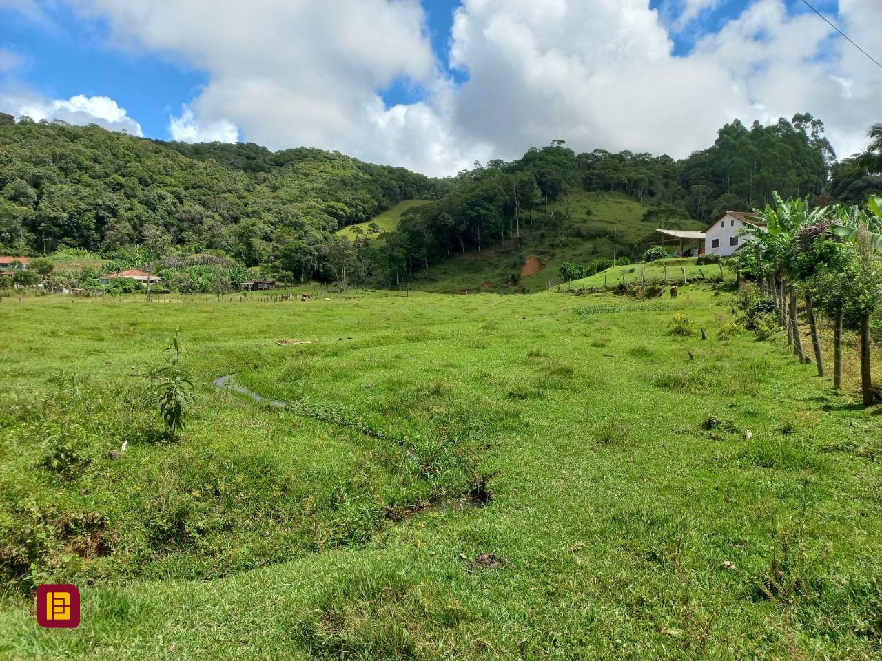 Terreno com 11000m², no bairro Fazenda em Águas Mornas