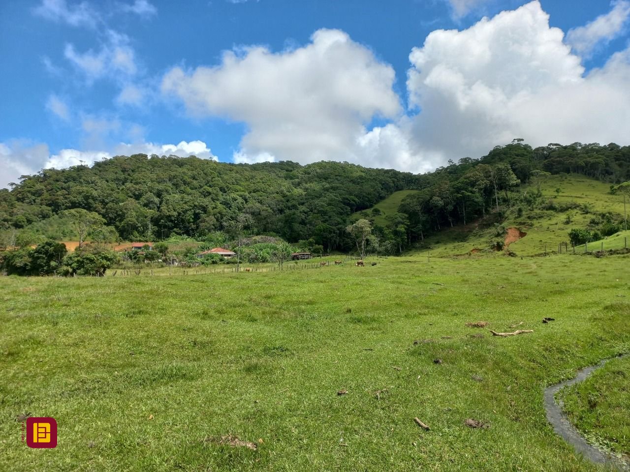 Terreno com 11000m², no bairro Fazenda em Águas Mornas