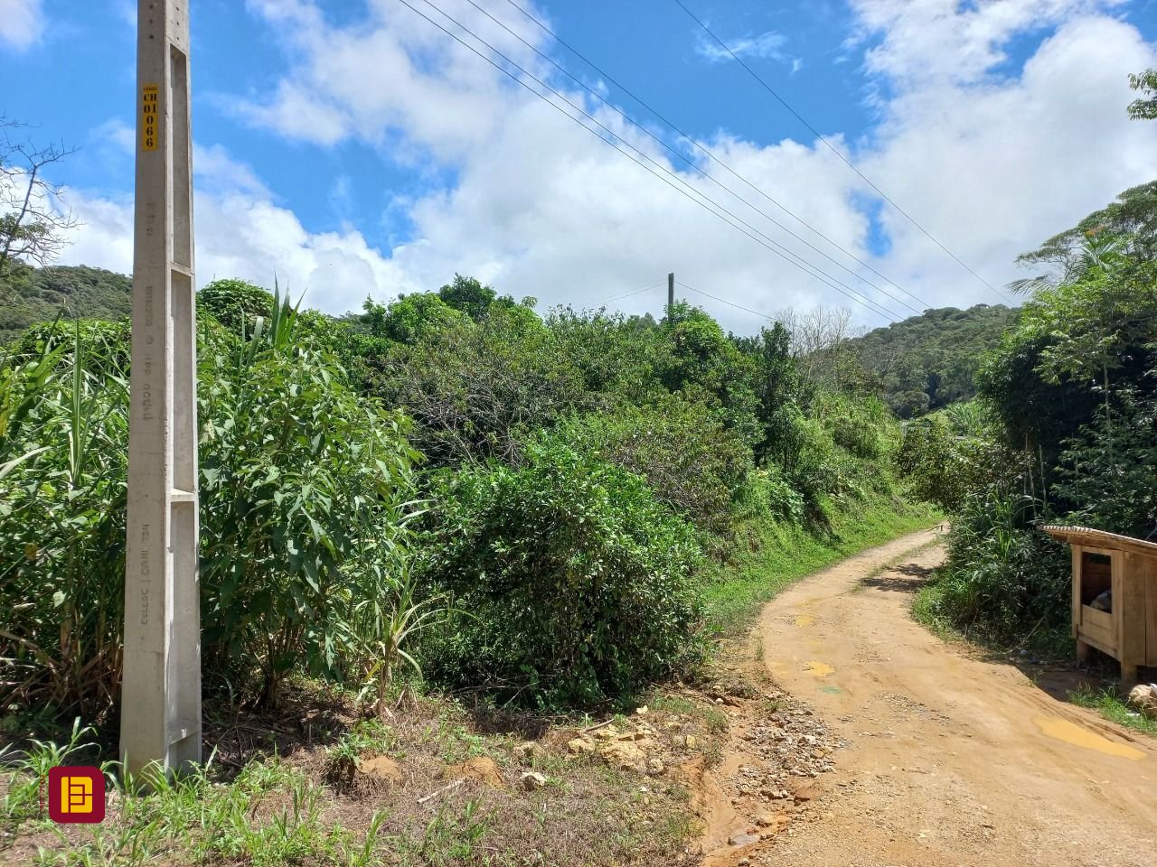 Terreno com 11000m², no bairro Fazenda em Águas Mornas