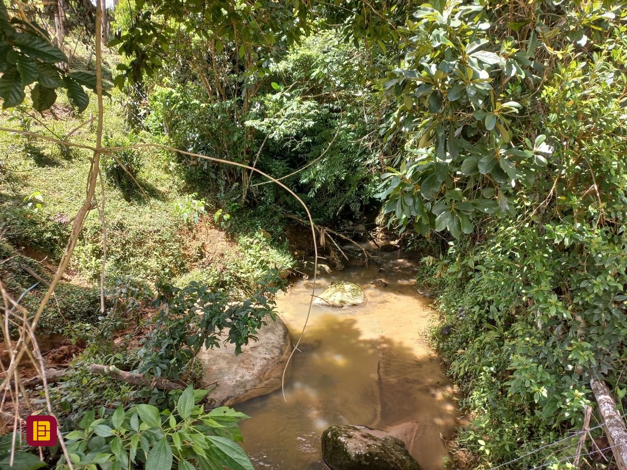 Terreno com 11000m², no bairro Fazenda em Águas Mornas