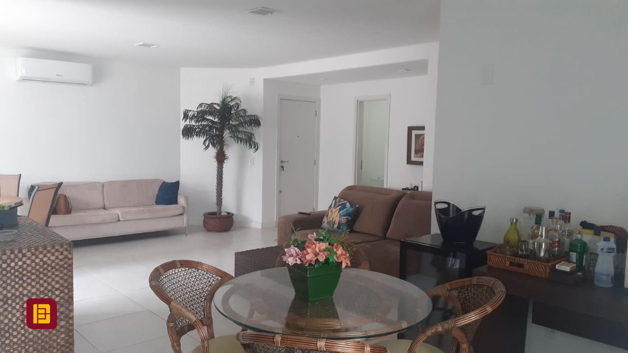 Cobertura com 252m², 6 quartos (sendo 2 suítes), 2 garagens, no bairro Ingleses em Florianópolis