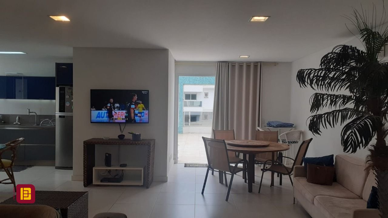 Cobertura com 252m², 6 quartos (sendo 2 suítes), 2 garagens, no bairro Ingleses em Florianópolis