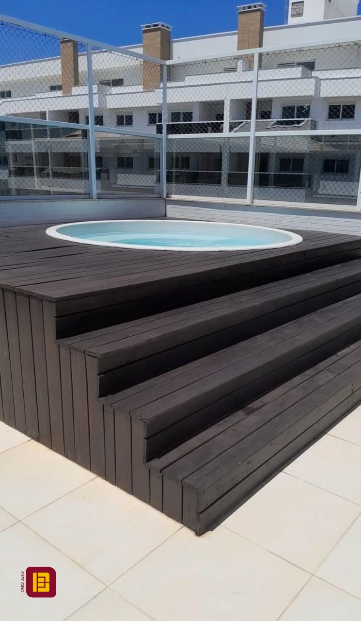 Cobertura com 252m², 6 quartos (sendo 2 suítes), 2 garagens, no bairro Ingleses em Florianópolis