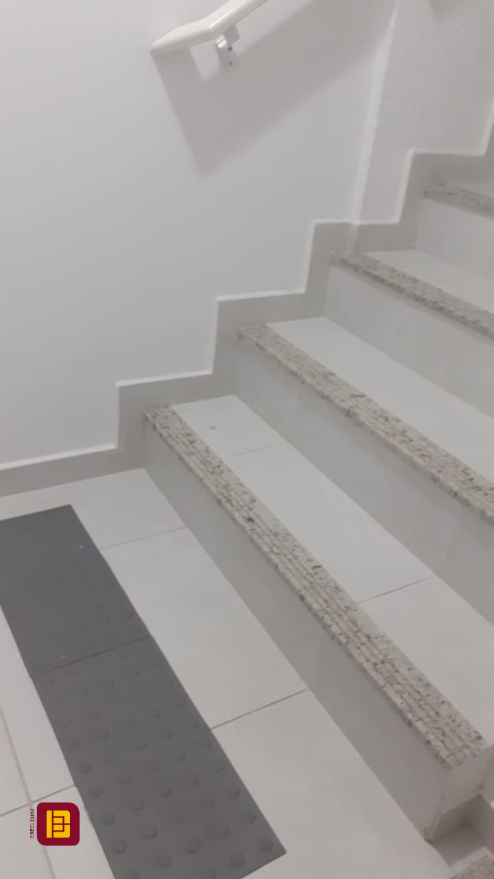 Cobertura com 252m², 6 quartos (sendo 2 suítes), 2 garagens, no bairro Ingleses em Florianópolis