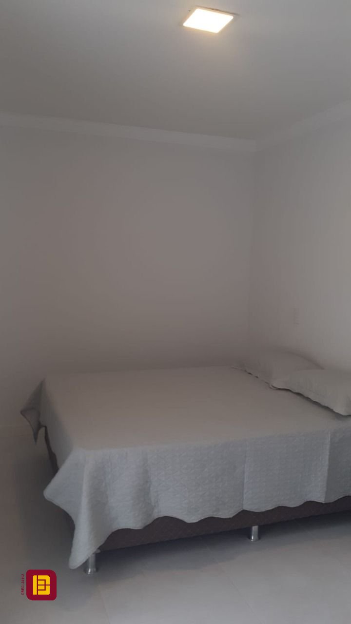 Cobertura com 252m², 6 quartos (sendo 2 suítes), 2 garagens, no bairro Ingleses em Florianópolis