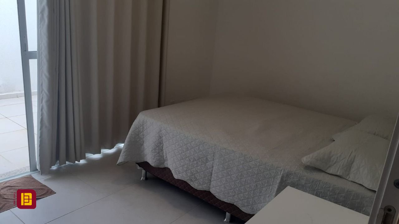 Cobertura com 252m², 6 quartos (sendo 2 suítes), 2 garagens, no bairro Ingleses em Florianópolis