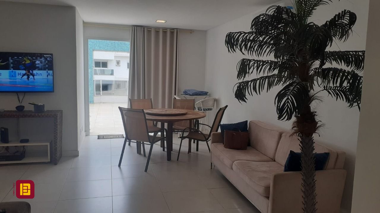 Cobertura com 252m², 6 quartos (sendo 2 suítes), 2 garagens, no bairro Ingleses em Florianópolis