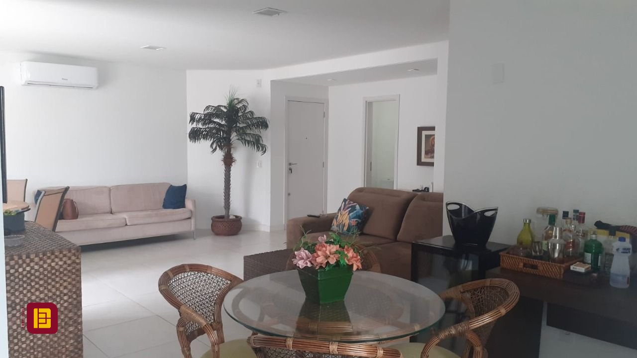 Cobertura com 252m², 6 quartos (sendo 2 suítes), 2 garagens, no bairro Ingleses em Florianópolis