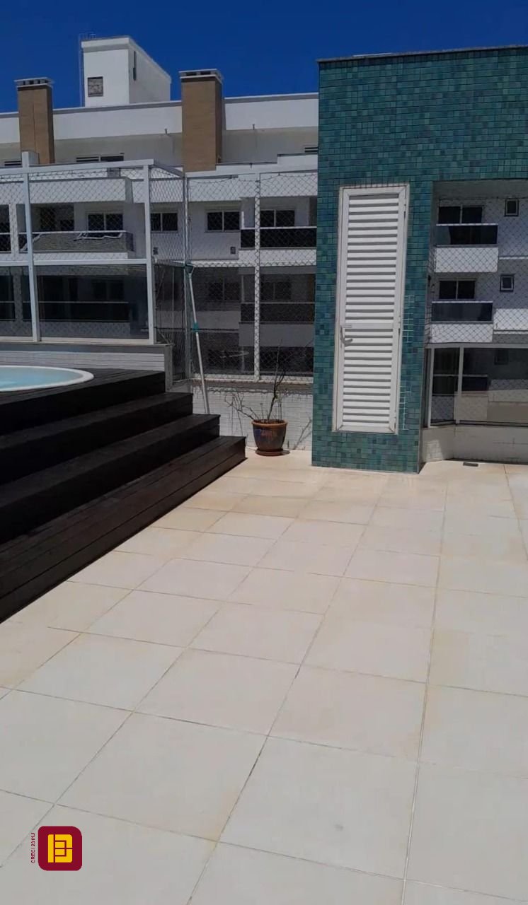 Cobertura com 252m², 6 quartos (sendo 2 suítes), 2 garagens, no bairro Ingleses em Florianópolis