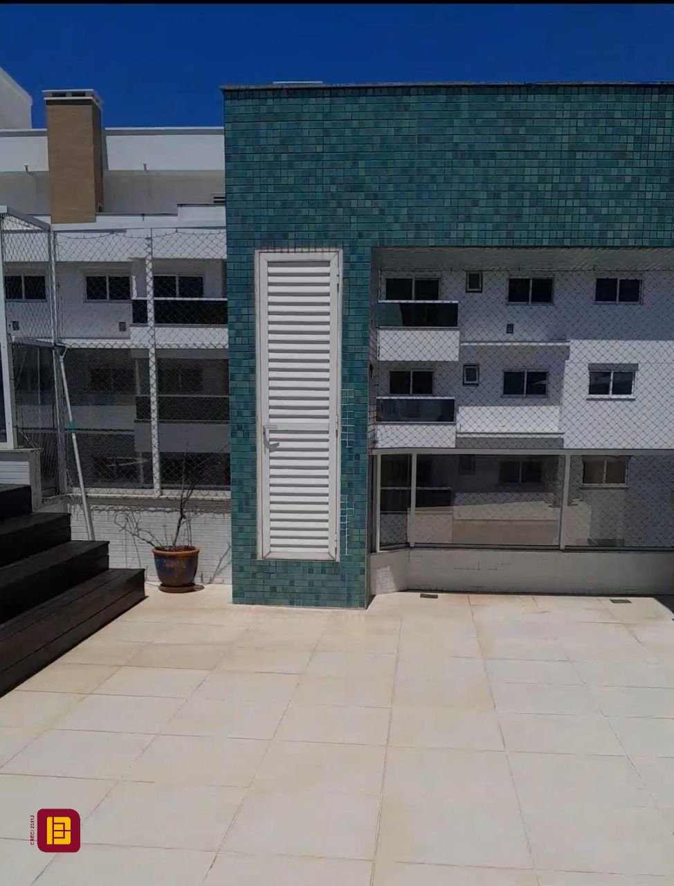 Cobertura com 252m², 6 quartos (sendo 2 suítes), 2 garagens, no bairro Ingleses em Florianópolis