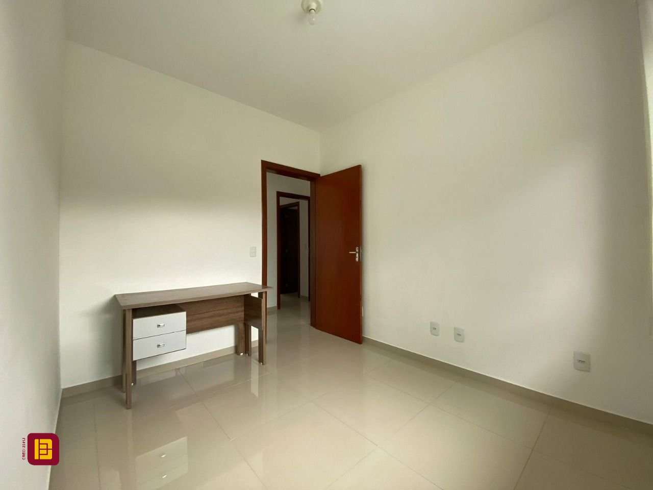 Casa com 162m², 4 quartos (sendo 2 suítes), 6 garagens, no bairro Cachoeira do Bom Jesus em Florianópolis